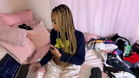 Snapshot of sinn3er chatting on 01/18/26, 06:06 sinn3er online show from 01/18/26, 06:06