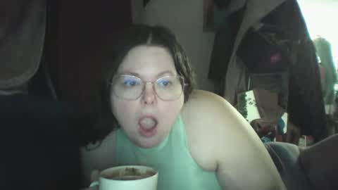 Snapshot of siofra chatting on 02/27/25, 03:04 Siofra online show from 02/27/25, 03:04