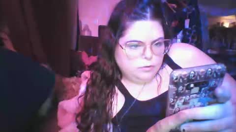 Snapshot of siofra chatting on 02/28/25, 10:41 Siofra online show from 02/28/25, 10:41