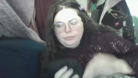 Snapshot of siofra chatting on 03/04/25, 07:51 Siofra online show from 03/04/25, 07:51