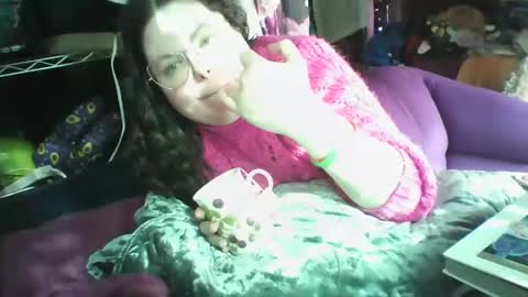 Snapshot of siofra chatting on 03/08/25, 04:06 Siofra online show from 03/08/25, 04:06