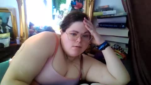 Snapshot of siofra chatting on 09/15/25, 05:24 Siofra online show from 09/15/25, 05:24