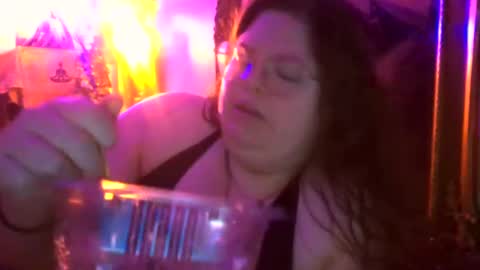 Snapshot of siofra chatting on 09/18/25, 08:05 Siofra online show from 09/18/25, 08:05