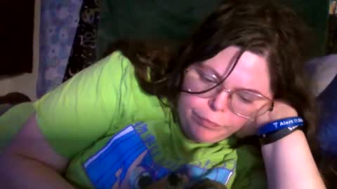 Snapshot of siofra chatting on 09/28/25, 12:16 Siofra online show from 09/28/25, 12:16