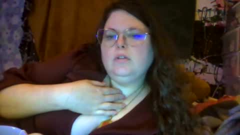 Snapshot of siofra chatting on 10/16/25, 09:54 Siofra online show from 10/16/25, 09:54