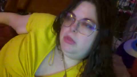 Snapshot of siofra chatting on 10/17/25, 01:57 Siofra online show from 10/17/25, 01:57