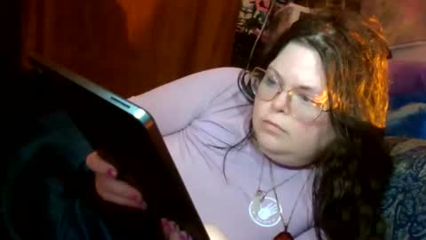 Snapshot of siofra chatting on 11/06/25, 07:15 Siofra online show from 11/06/25, 07:15