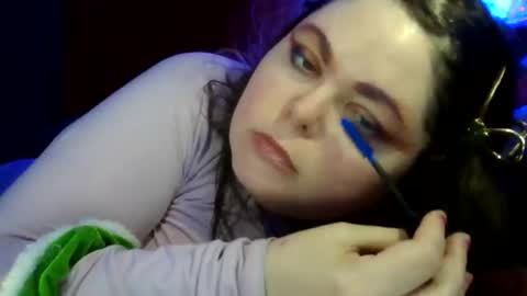 Snapshot of siofra chatting on 11/10/25, 05:28 Siofra online show from 11/10/25, 05:28