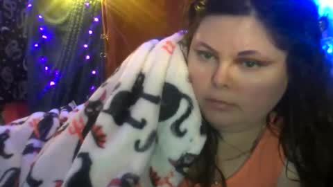 Snapshot of siofra chatting on 12/16/25, 08:14 Siofra online show from 12/16/25, 08:14