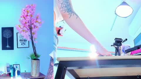 Snapshot of siouxsie_cenobite chatting on 09/21/25, 10:50 Siouxsie online show from 09/21/25, 10:50