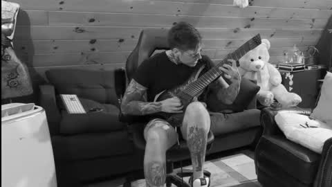 Dustbunnyfoofoo online show from 10/07/25, 10:07