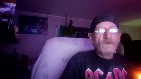 Snapshot of sir_cams_a_lot chatting on 11/19/25, 02:44 Sir cams online show from 11/19/25, 02:44