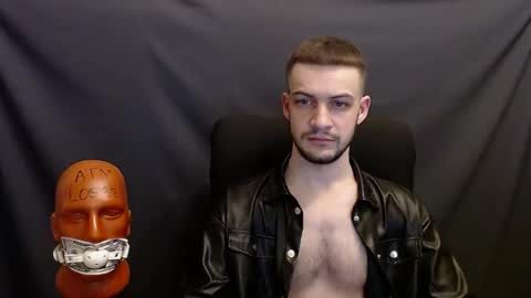 Snapshot of sir_damien chatting on 12/08/24, 04:18 Sir Damien online show from 12/08/24, 04:18