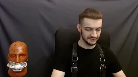 Snapshot of sir_damien chatting on 12/12/24, 02:26 Sir Damien online show from 12/12/24, 02:26