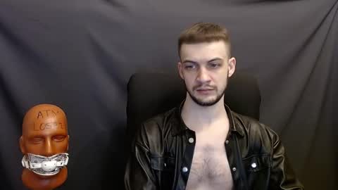 Snapshot of sir_damien chatting on 01/01/25, 03:23 Sir Damien online show from 01/01/25, 03:23