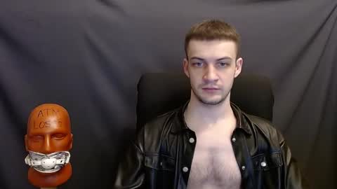 Snapshot of sir_damien chatting on 01/08/25, 04:54 Sir Damien online show from 01/08/25, 04:54