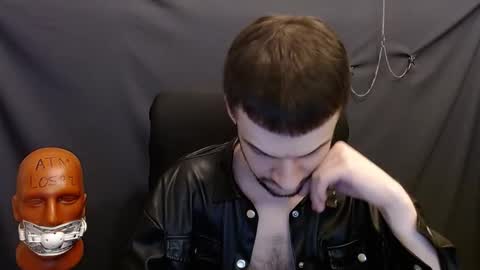 Snapshot of sir_damien chatting on 01/21/25, 08:32 Sir Damien online show from 01/21/25, 08:32