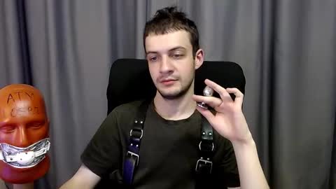 Snapshot of sir_damien chatting on 09/15/25, 02:55 Sir Damien online show from 09/15/25, 02:55