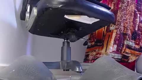 Snapshot of sir_kev66 chatting on 01/22/25, 10:05 only foot worshipers here online show from 01/22/25, 10:05