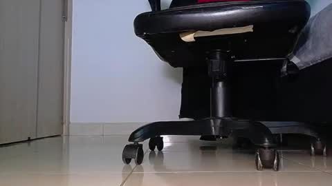 Snapshot of sir_kev66 chatting on 10/19/25, 07:20 only foot worshipers here online show from 10/19/25, 07:20