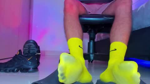 only foot                         worshipers here online show from 03/25/26, 06:08