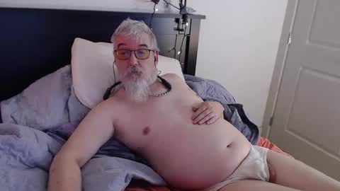 Snapshot of sirbeercan chatting on 12/14/25, 09:03 sir beer can the friendly hermit online show from 12/14/25, 09:03