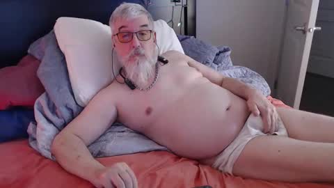 Snapshot of sirbeercan chatting on 12/15/25, 11:20 sir beer can the friendly hermit online show from 12/15/25, 11:20