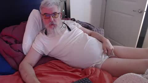 Snapshot of sirbeercan chatting on 12/17/25, 08:42 sir beer can the friendly hermit online show from 12/17/25, 08:42