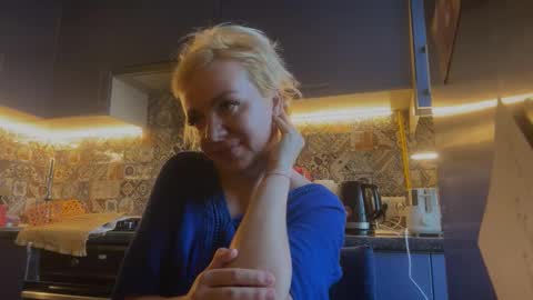 Snapshot of sirena2025 chatting on 09/15/25, 03:45 sirena2025 online show from 09/15/25, 03:45