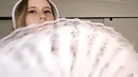 Soly online show from 06/16/26, 08:28