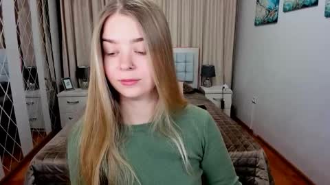 SirenaBloom online show from 03/19/26, 04:38