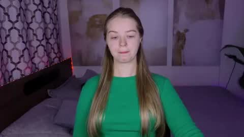 Snapshot of sirenabloom chatting on 07/18/26, 05:22 SirenaBloom online show from 07/18/26, 05:22