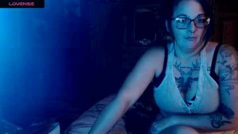 Snapshot of siri30xtasty chatting on 10/14/25, 03:40 siri30xtasty online show from 10/14/25, 03:40