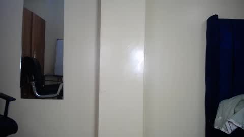 Snapshot of siri_saru chatting on 12/21/24, 10:28 Deey online show from 12/21/24, 10:28