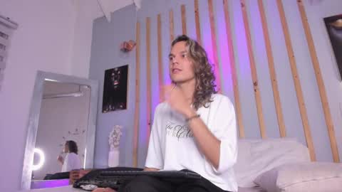 Sirphi Grant online show from 10/17/25, 11:35