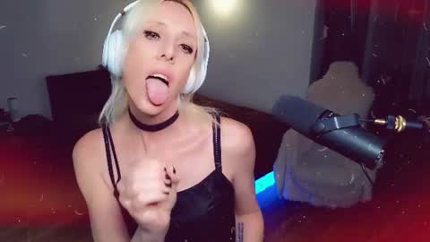 Snapshot of sissyashleigh chatting on 06/22/26, 09:56 Ashleigh Mak online show from 06/22/26, 09:56