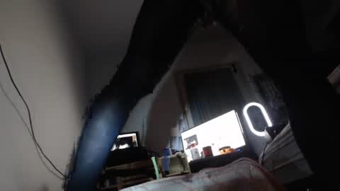 Snapshot of sissyboilooking chatting on 12/20/24, 01:43 RESPONDS WELL TO ... online show from 12/20/24, 01:43