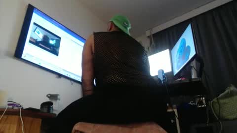 Snapshot of sissyboilooking chatting on 09/12/25, 03:34 RESPONDS WELL TO ... online show from 09/12/25, 03:34