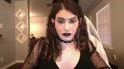 Snapshot of sissyember chatting on 10/20/25, 07:47 sissyember online show from 10/20/25, 07:47
