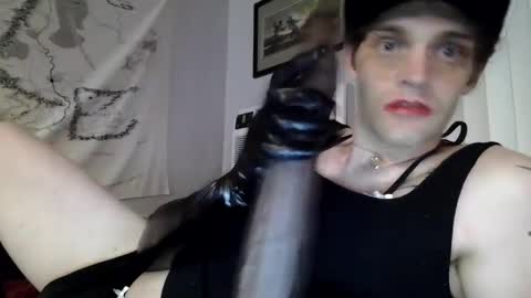 Snapshot of sissyemmalauren chatting on 10/04/25, 01:14 sissyemmalauren online show from 10/04/25, 01:14