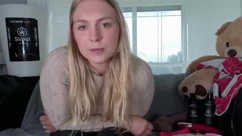 Elise online show from 05/17/26, 10:22