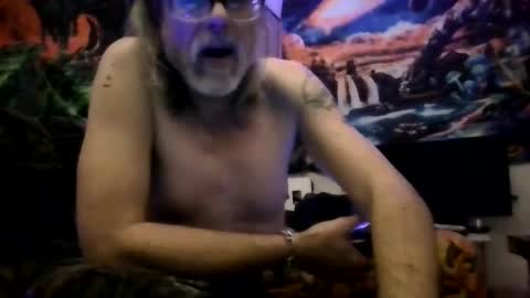 Snapshot of six_will_do chatting on 12/23/24, 01:08 Jimmy B online show from 12/23/24, 01:08