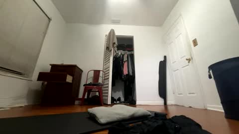 Snapshot of sixfootfournine chatting on 04/05/26, 08:22 SIXFOOTFOURNINE online show from 04/05/26, 08:22