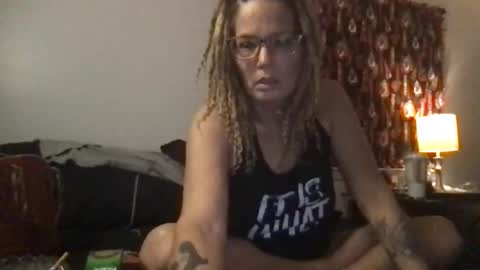 Snapshot of skarfos_babes chatting on 12/08/24, 05:55 skarfos_babes online show from 12/08/24, 05:55