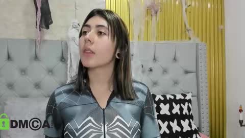 Snapshot of skarlet04 chatting on 10/10/25, 08:08 Skarlet online show from 10/10/25, 08:08