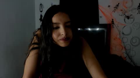 Skarleth and Lina online show from 10/31/25, 11:55