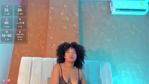 Snapshot of skarlethill chatting on 11/18/25, 01:04 Skarlethill online show from 11/18/25, 01:04