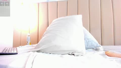 Snapshot of skarlett_monroee chatting on 12/19/24, 07:51 Skarlet online show from 12/19/24, 07:51