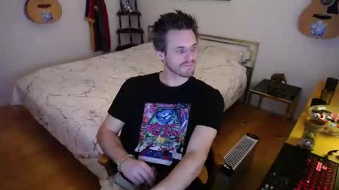 Snapshot of skatejocke chatting on 11/01/25, 05:59 skatejocke online show from 11/01/25, 05:59