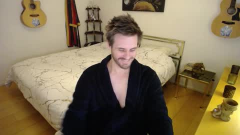 Snapshot of skatejocke chatting on 11/07/25, 04:40 skatejocke online show from 11/07/25, 04:40